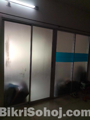 Thai glass partition